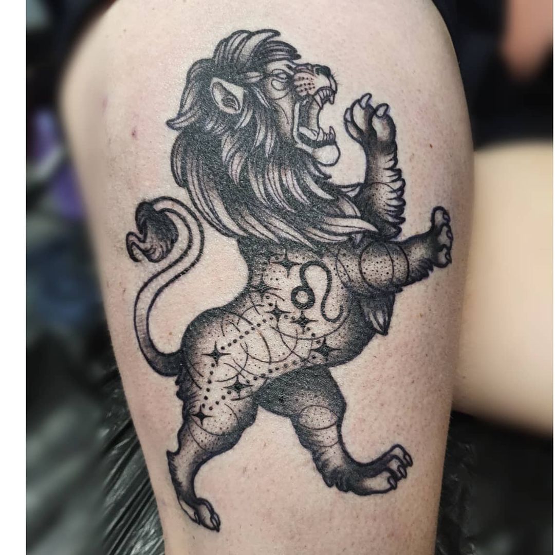 Choose a lion tattoo to show your zodiac sign.
