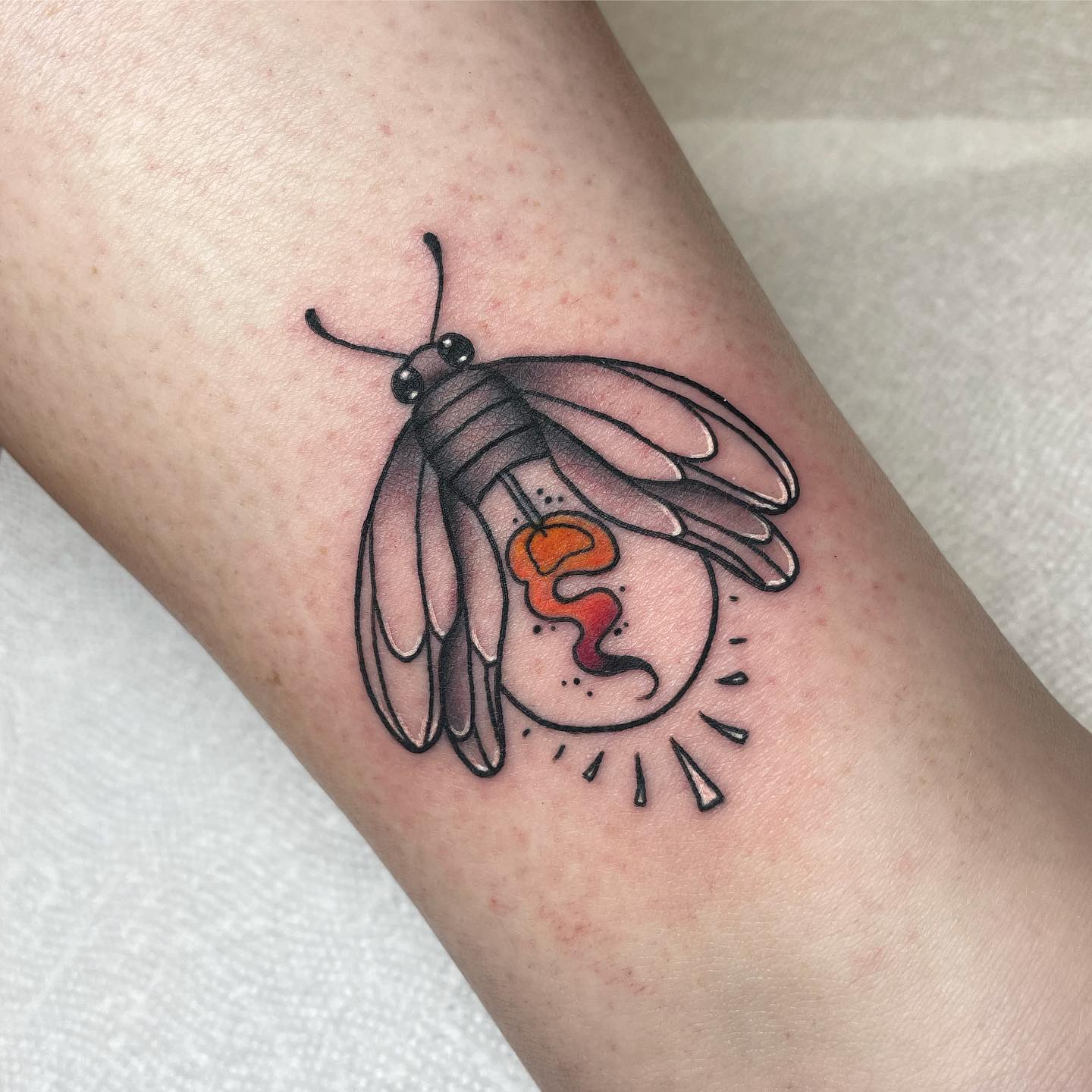 A bug on your ankle can show that you’ve surpassed a fear that you may have had once in your life. If you’re tough and you feel like you can conquer it all, this little piece is for you.