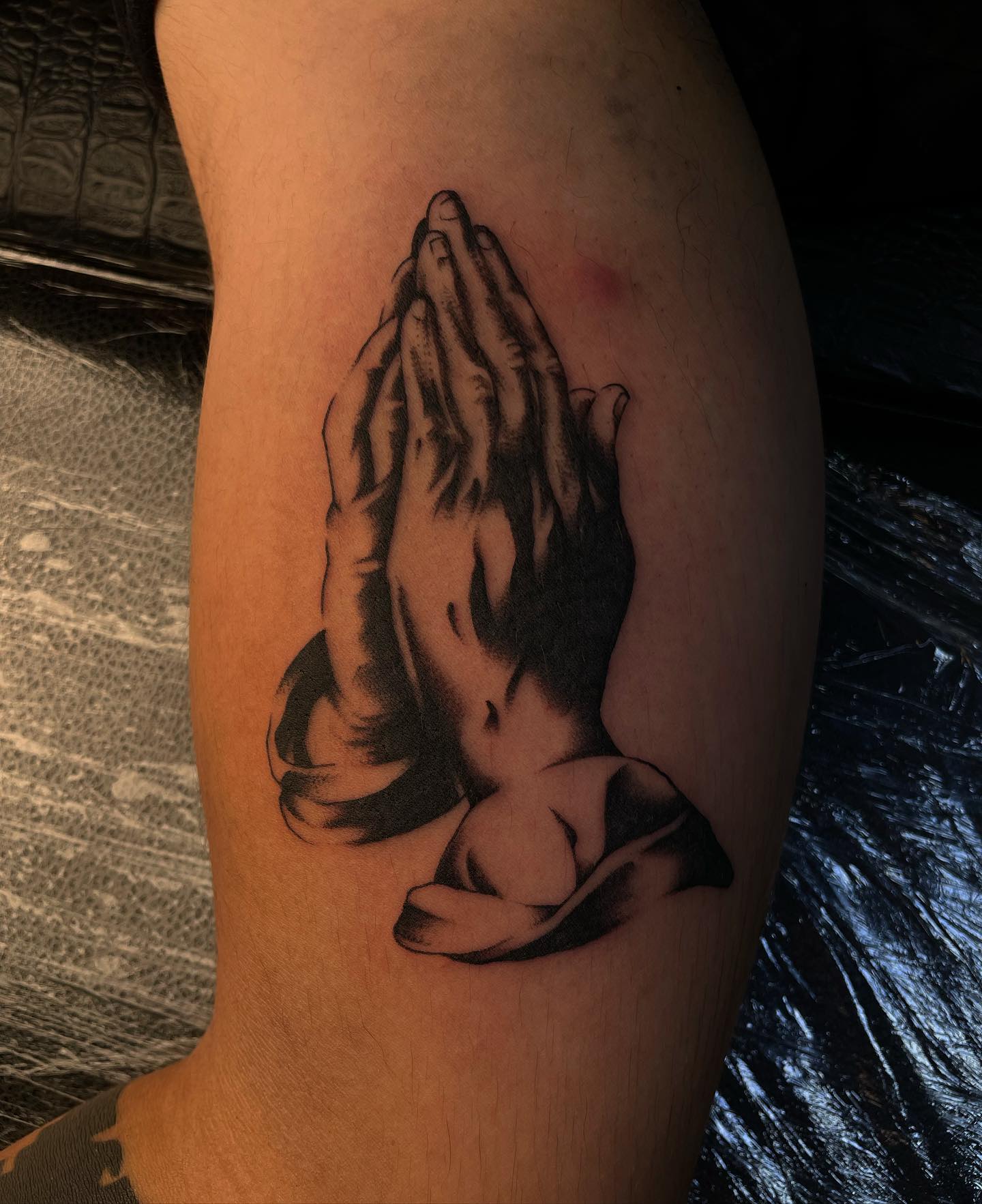 Here is an another realistic praying hands tattoo to adore. You should give it a shot to rock in the crowd.